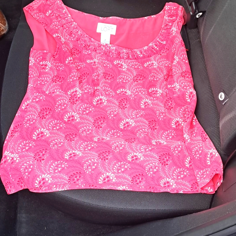 EUC Size 8 Loft top pink 💗 spring ready